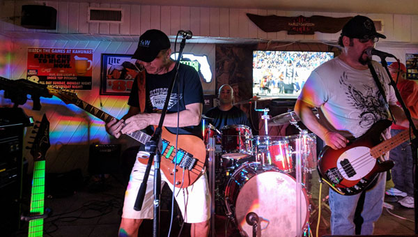 Julian Simonelli - Bassist