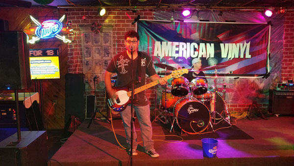 Julian Simonelli - Bassist