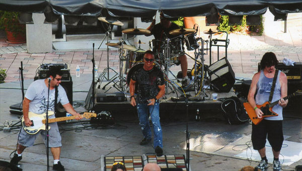 Julian Simonelli - Bassist