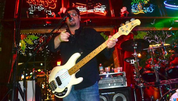 Julian Simonelli - Bassist