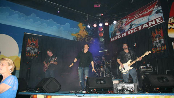 Julian Simonelli - Bassist