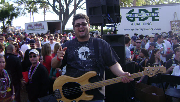 Julian Simonelli - Bassist