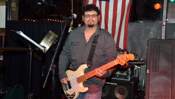 Julian Simonelli - Bassist