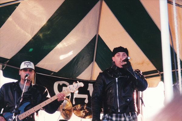 Julian Simonelli - Bassist