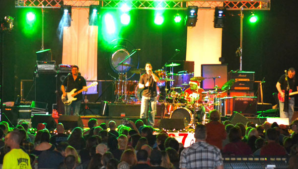 Julian Simonelli - Bassist