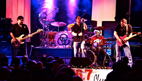 Julian Simonelli - Bassist