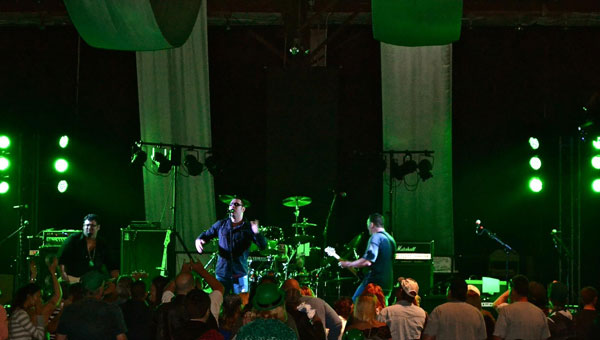 Julian Simonelli - Bassist