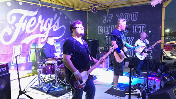 Julian Simonelli - Bassist