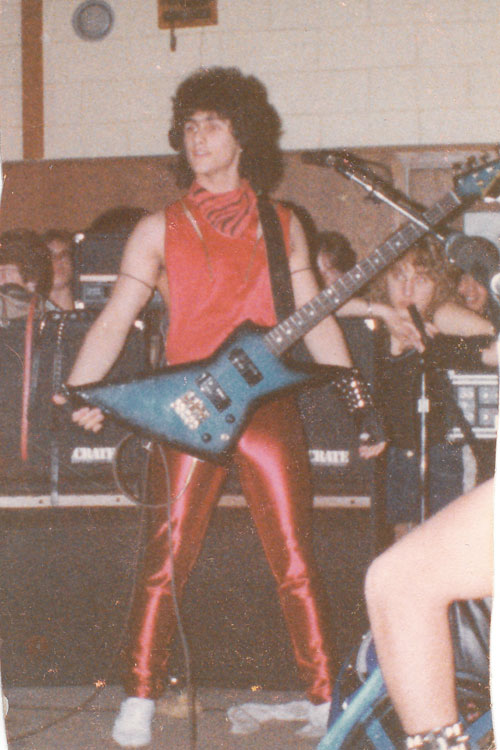 Julian Simonelli - Bassist