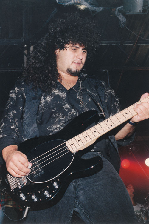 Julian Simonelli - Bassist
