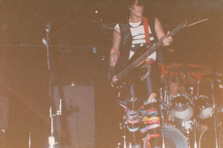 Julian Simonelli - Bassist