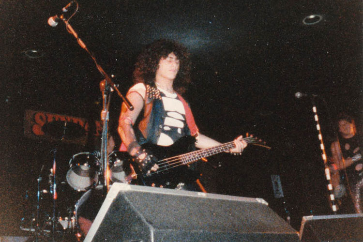 Julian Simonelli - Bassist