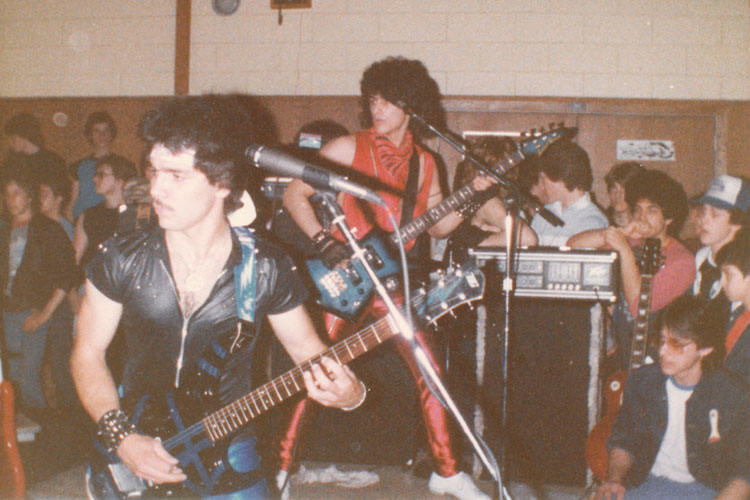 Julian Simonelli - Bassist