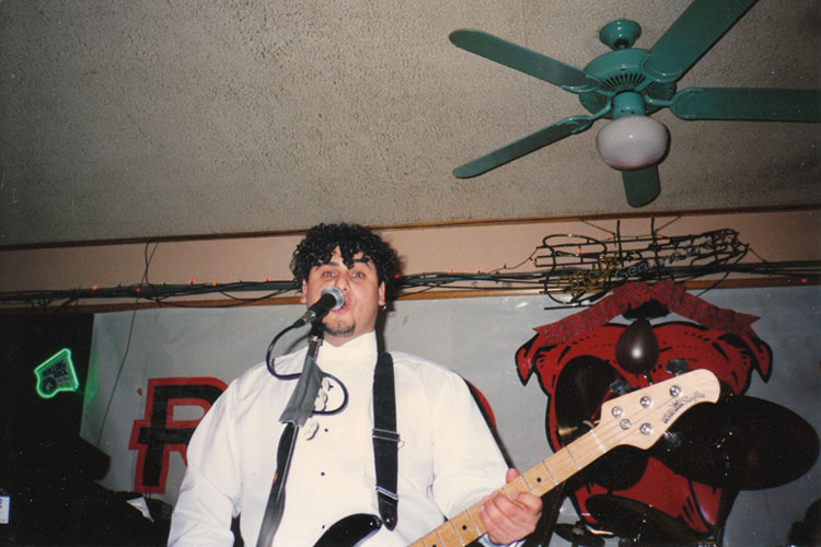 Julian Simonelli - Bassist