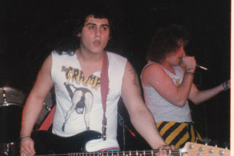 Julian Simonelli - Bassist