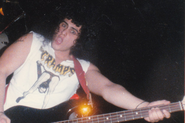 Julian Simonelli - Bassist