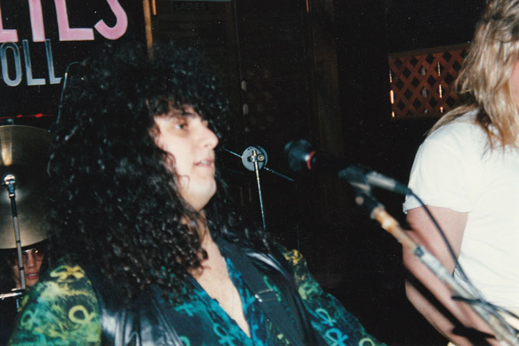 Julian Simonelli - Bassist