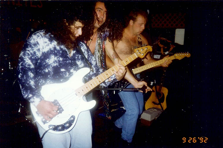 Julian Simonelli - Bassist