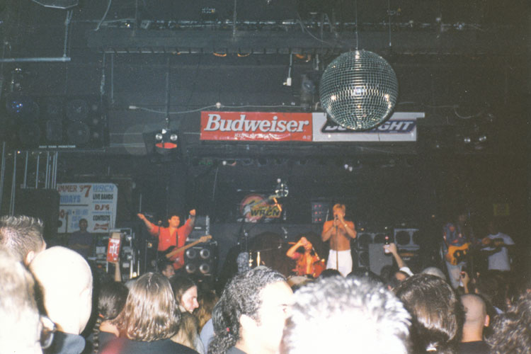 Julian Simonelli - Bassist