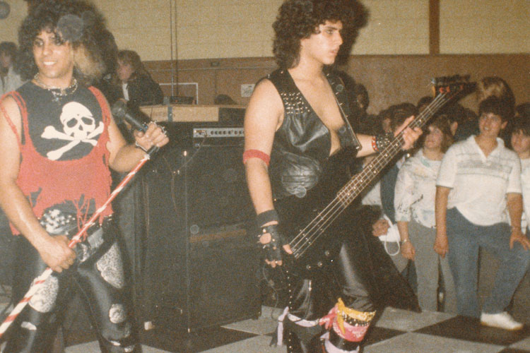 Julian Simonelli - Bassist