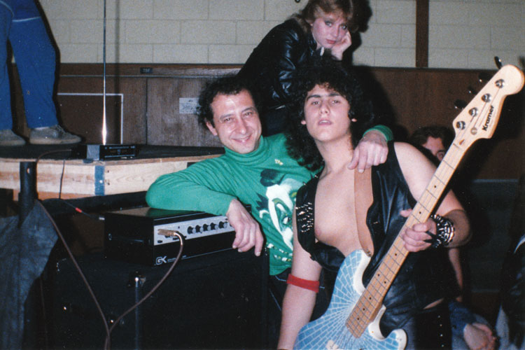 Julian Simonelli - Bassist