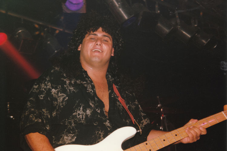 Julian Simonelli - Bassist