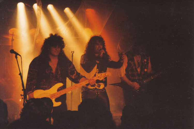 Julian Simonelli - Bassist