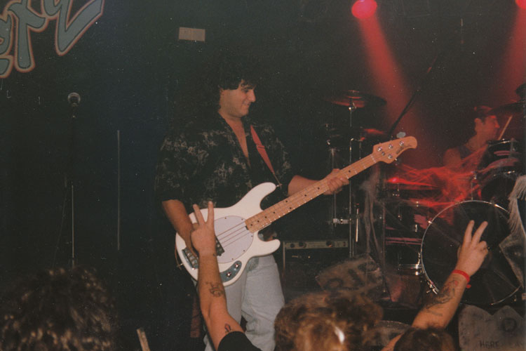 Julian Simonelli - Bassist