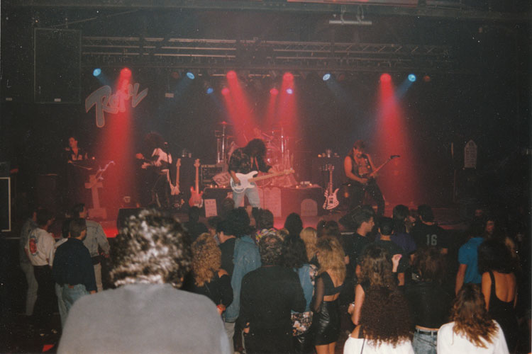 Julian Simonelli - Bassist